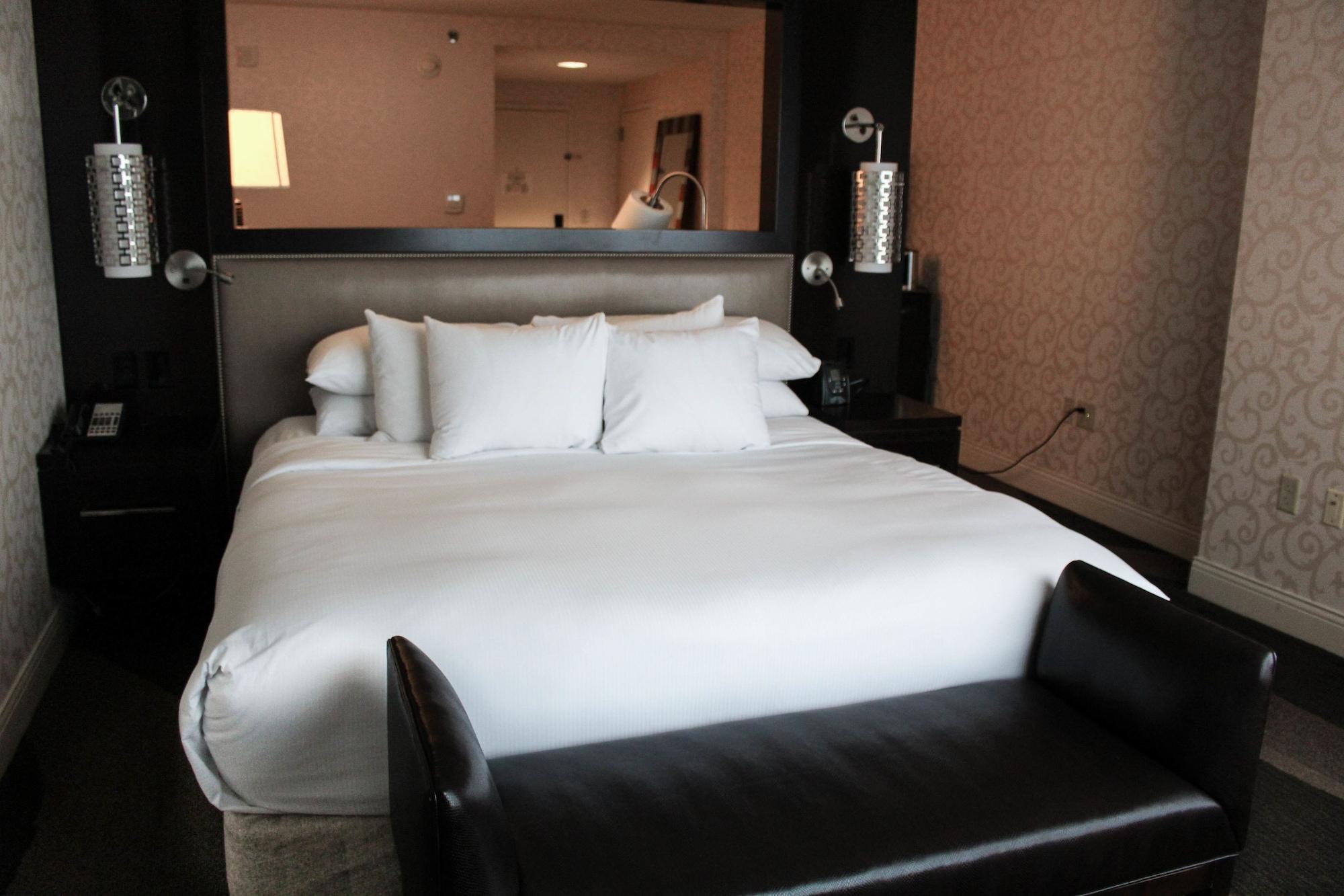 Отель Hilton Madison Monona Terrace Экстерьер фото