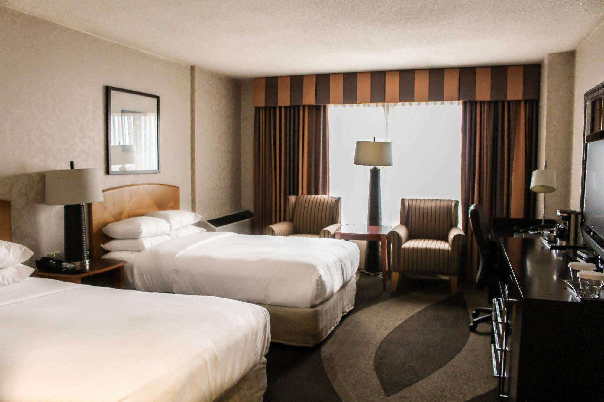 Отель Hilton Madison Monona Terrace Экстерьер фото